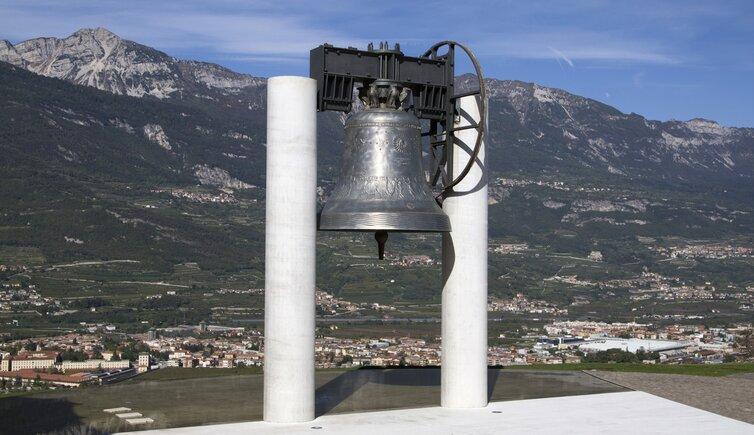 🔔 전몰자의 종(캄파나 데이 카두티)