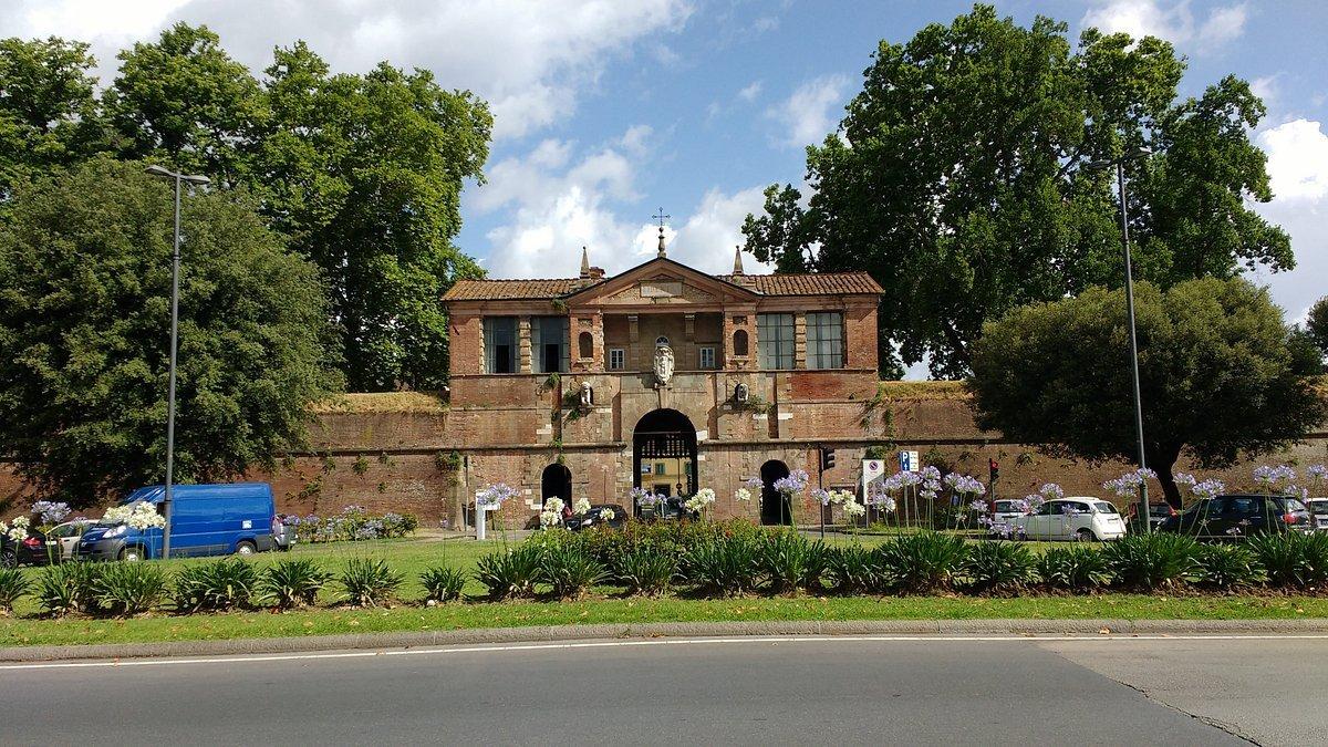 산 피에트로 문 야경