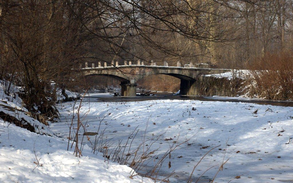 람브로 강변 산책로