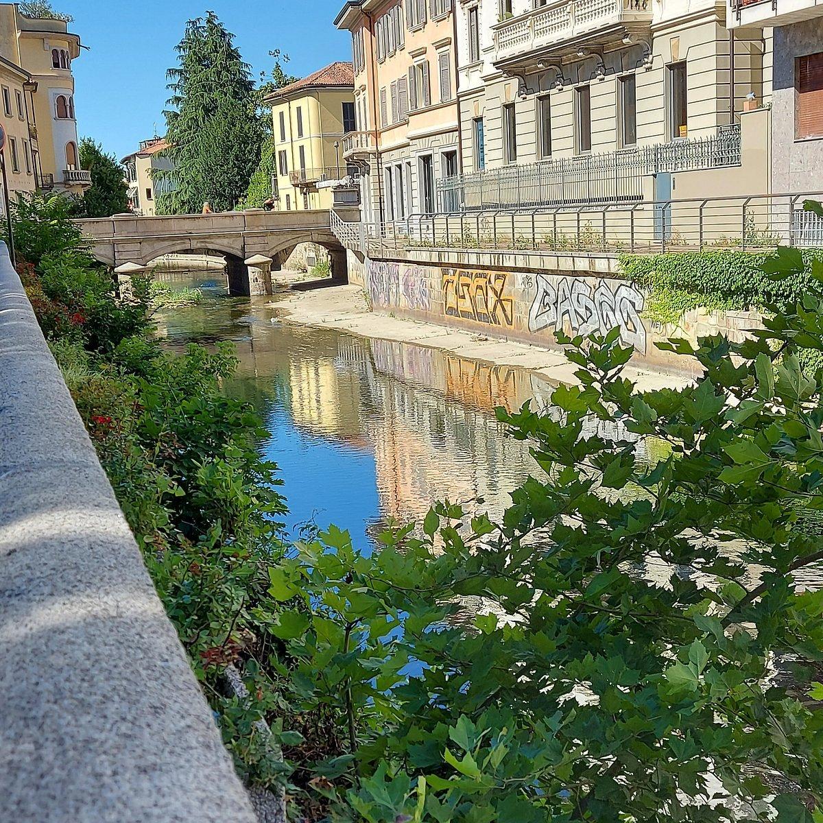 람브로 강변에서 다리 전경