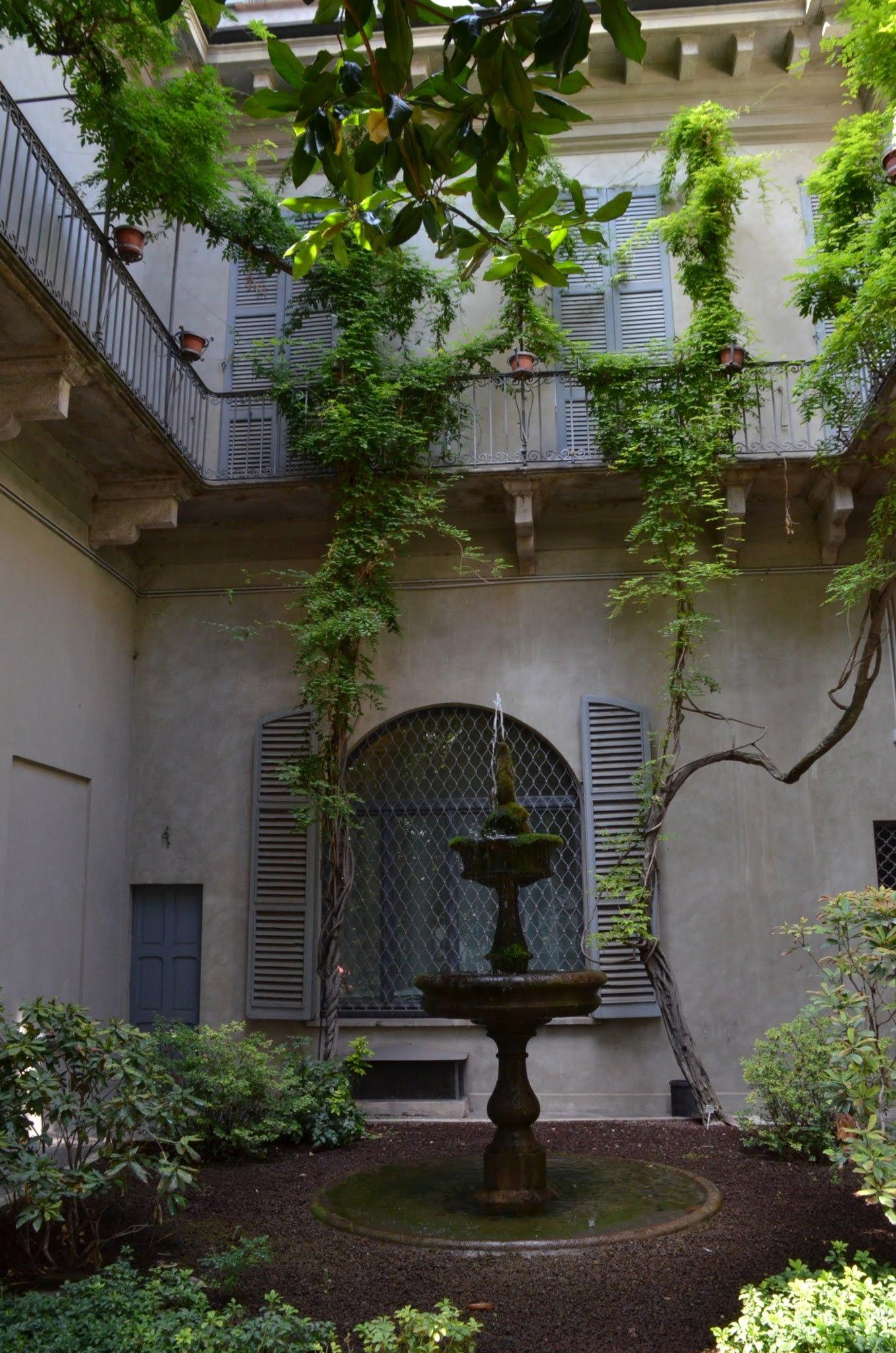 내부 정원 (접근 가능 시)