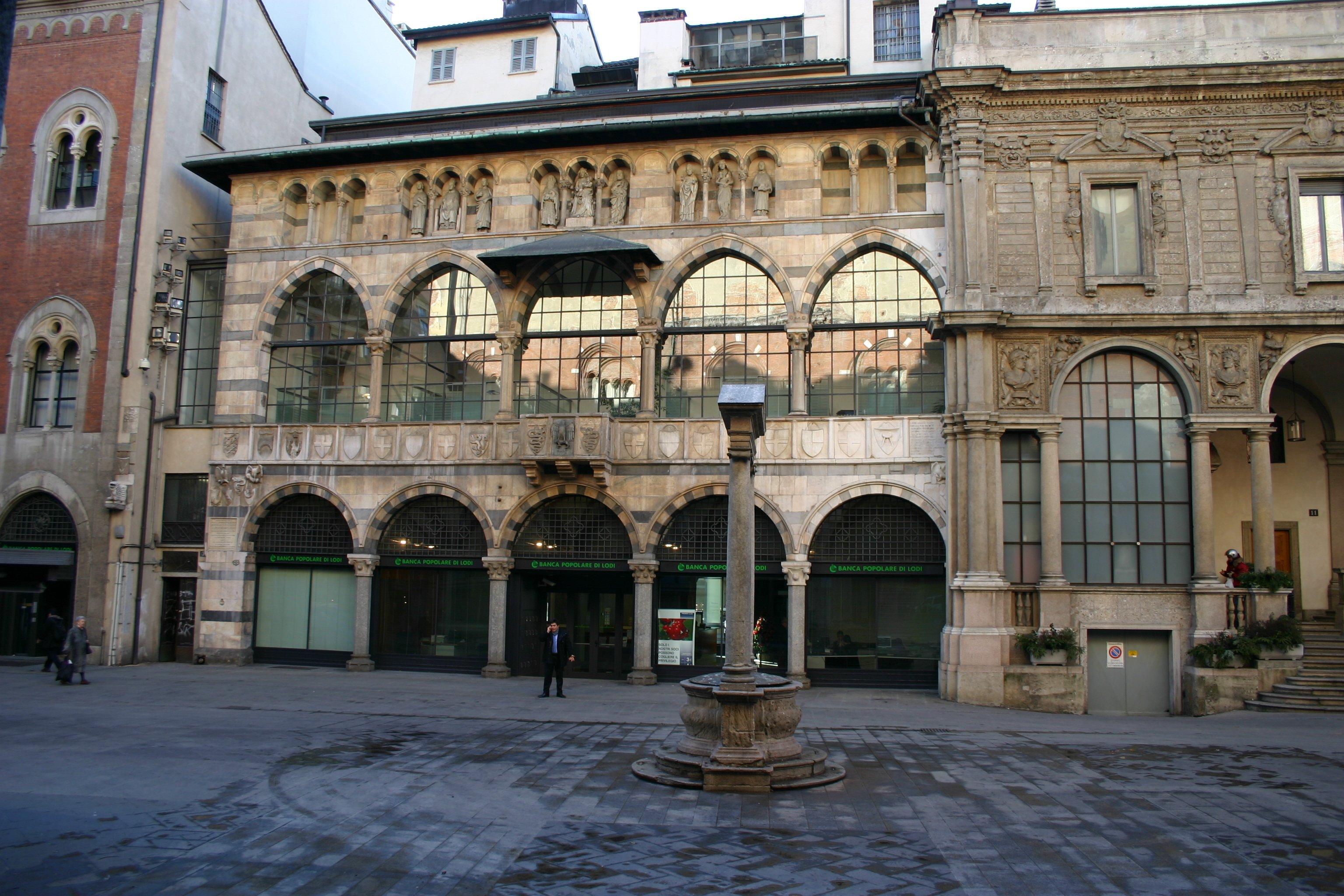 로지아 델리 오시 정면