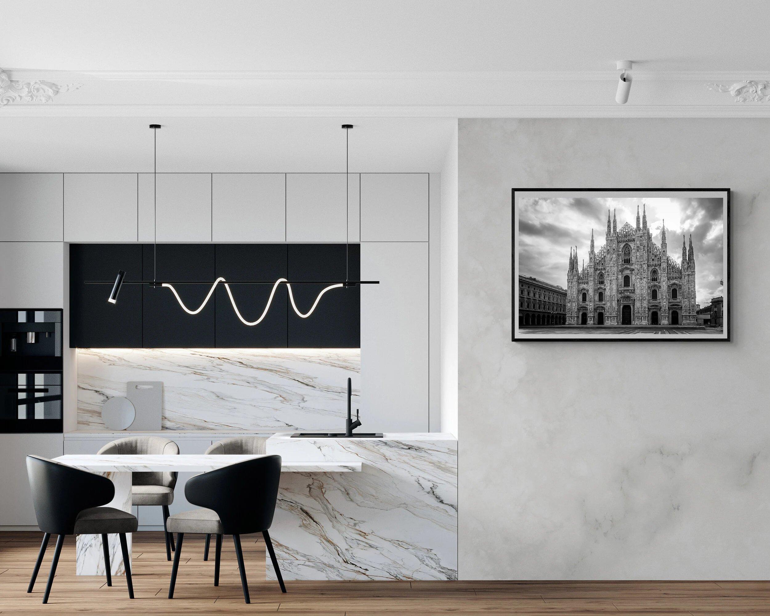 방문객 작품으로 가득한 벽면