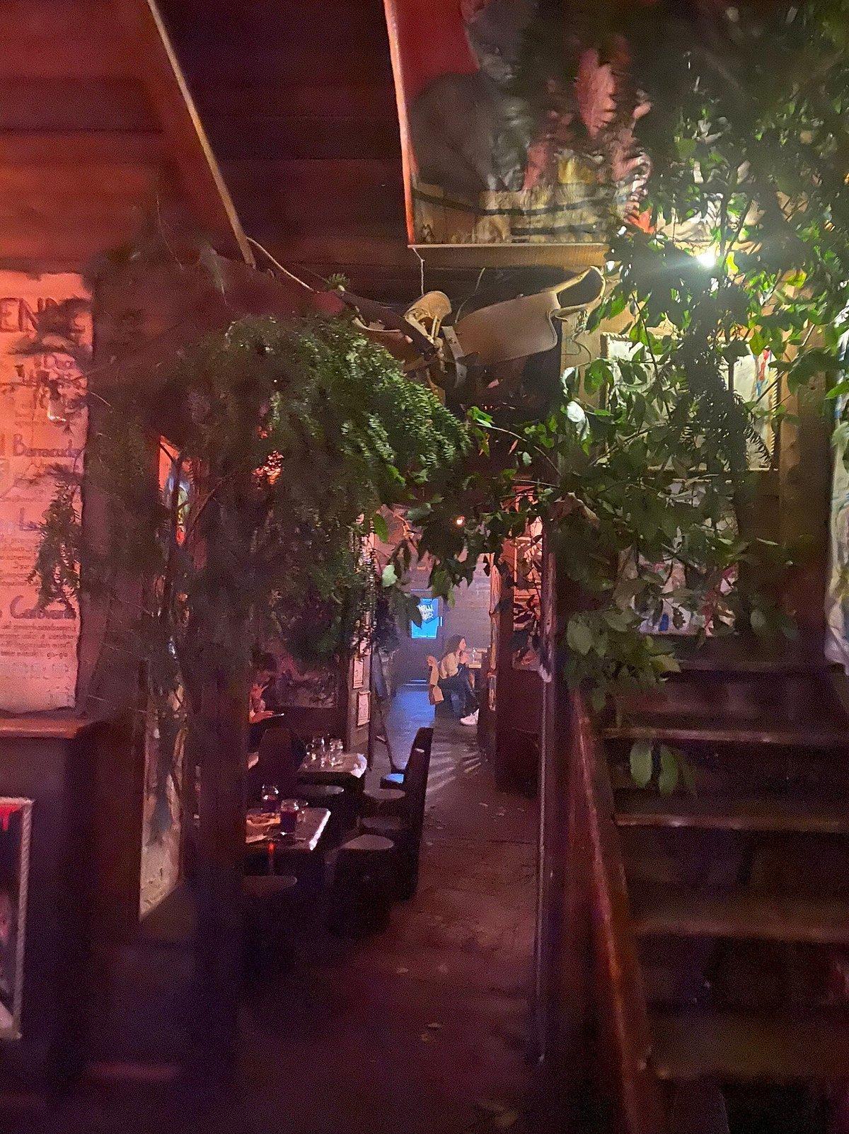 벽난로 옆 아늑한 좌석