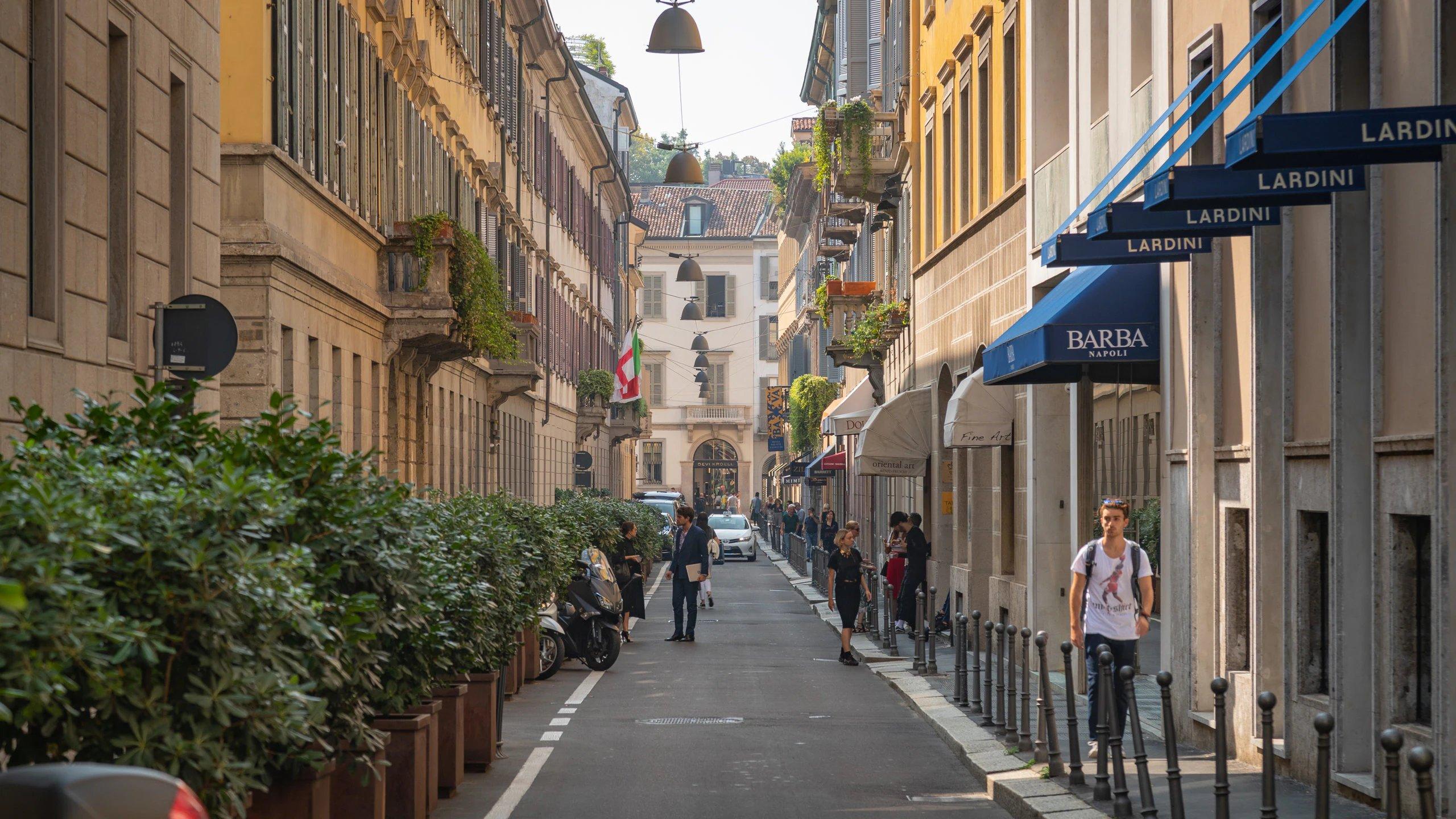 비아 몬테 나폴레오네 (Via Montenapoleone)