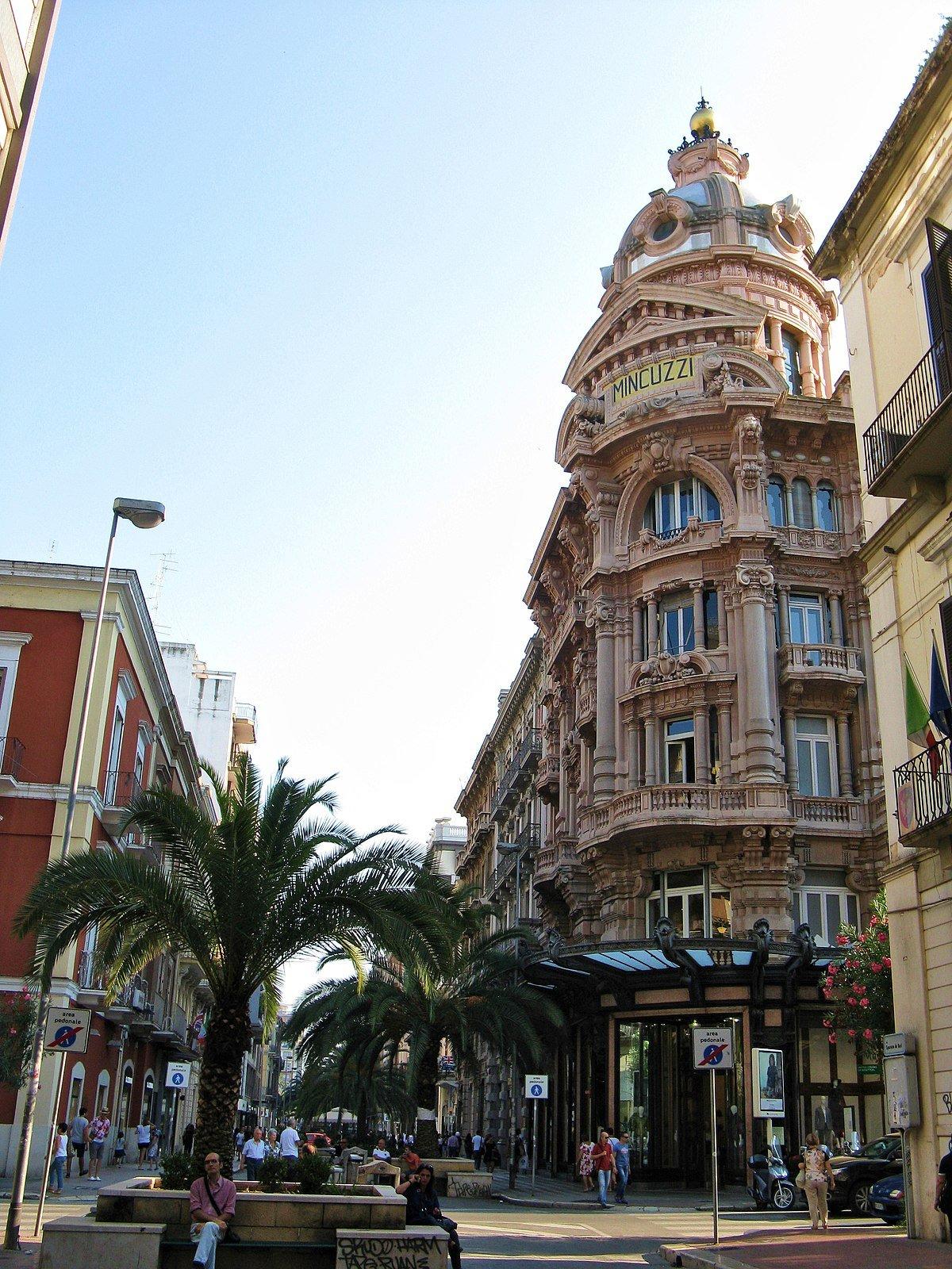 비아 스파라노 거리 건너편