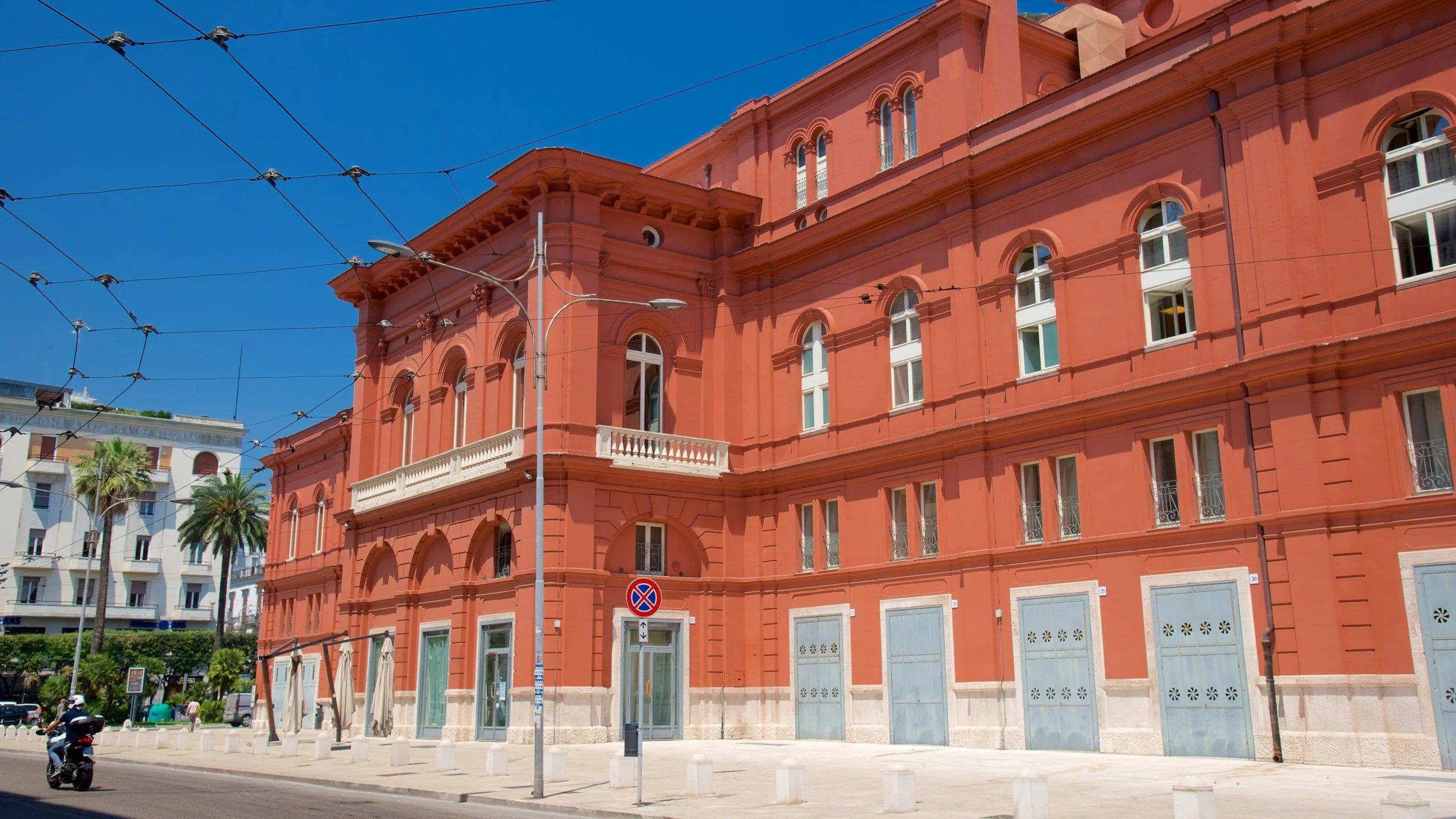 🎭 페트루첼리 극장 (Teatro Petruzzelli)