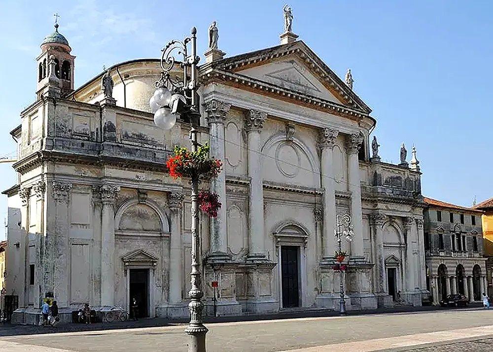 산 조반니 바티스타 교회 정면