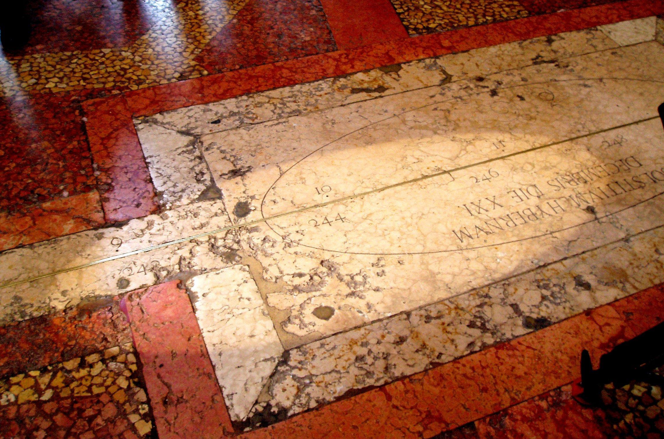 카시니 자오선과 태양 빛