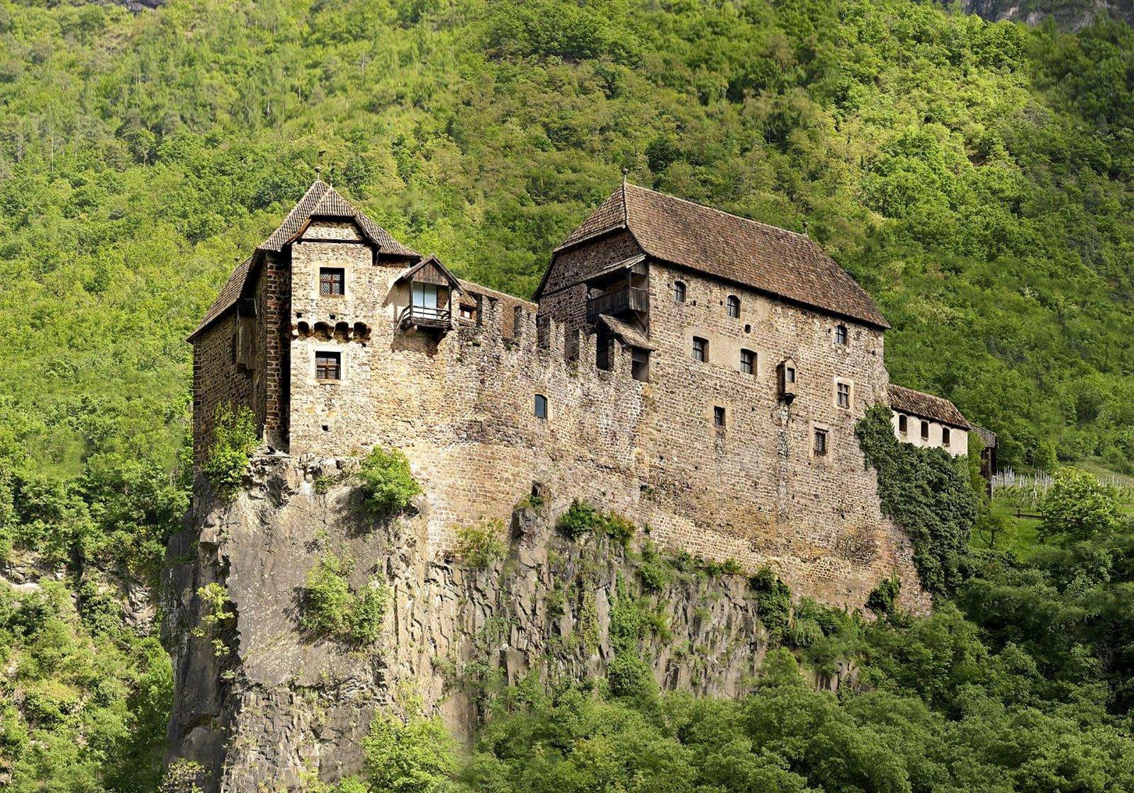 🏰 론콜로 성 (카스텔 론콜로)