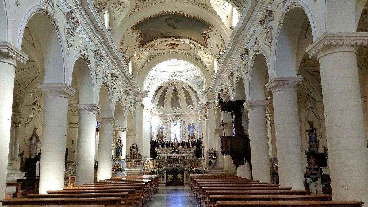 ⛪ 산 판필로 대성당 (카테드랄레 디 산 판필로)