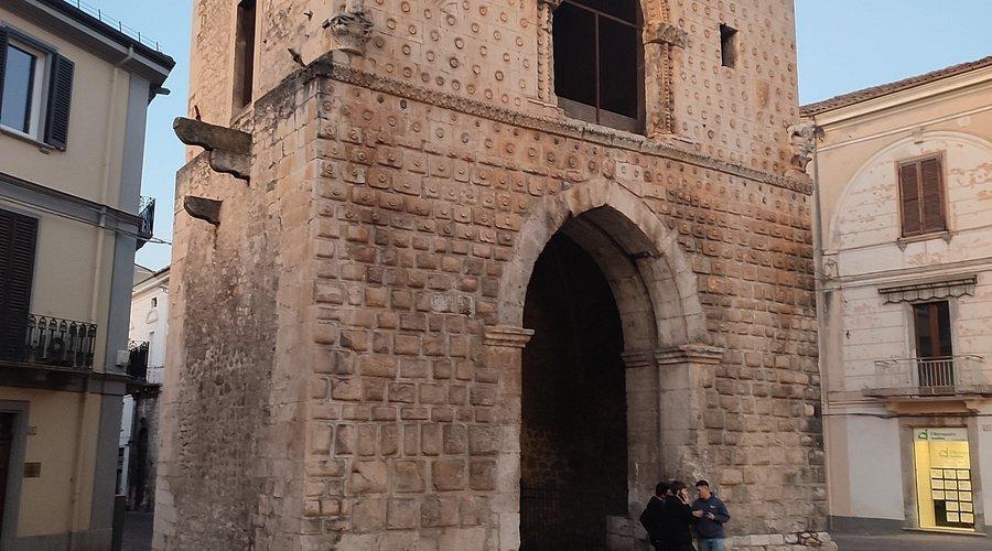 🏛️ 술모나 역사 지구(첸트로 스토리코 디 술모나)