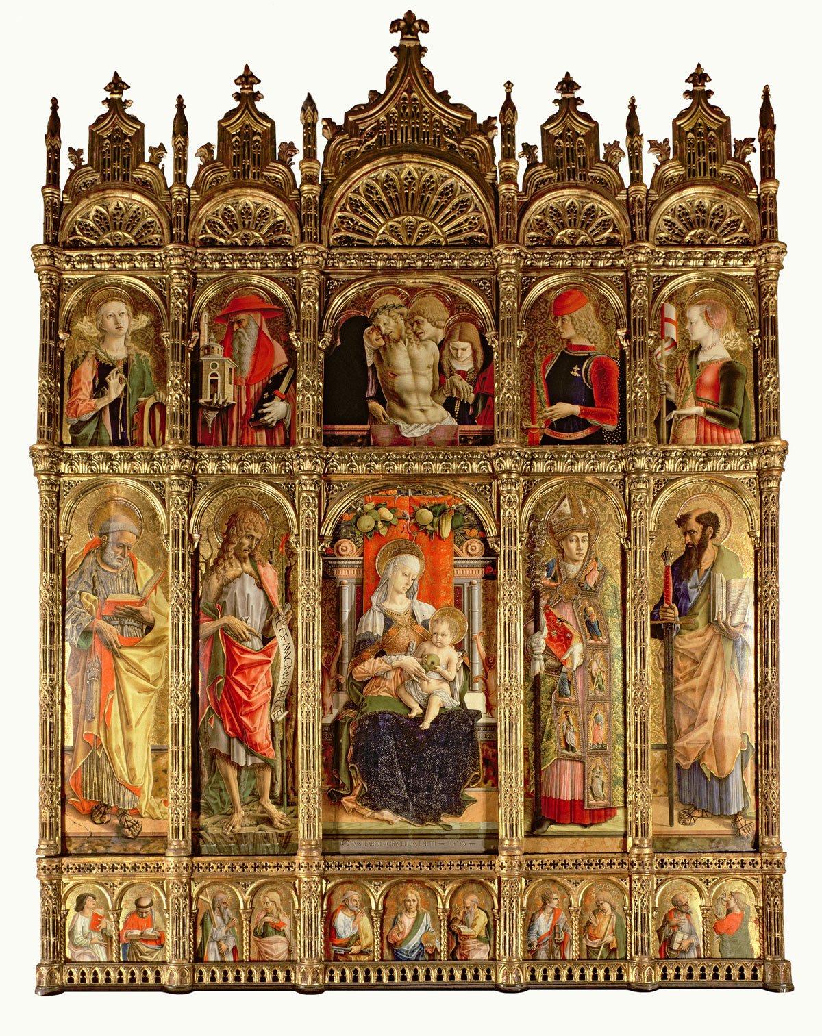 카를로 크리벨리의 폴립티크 앞