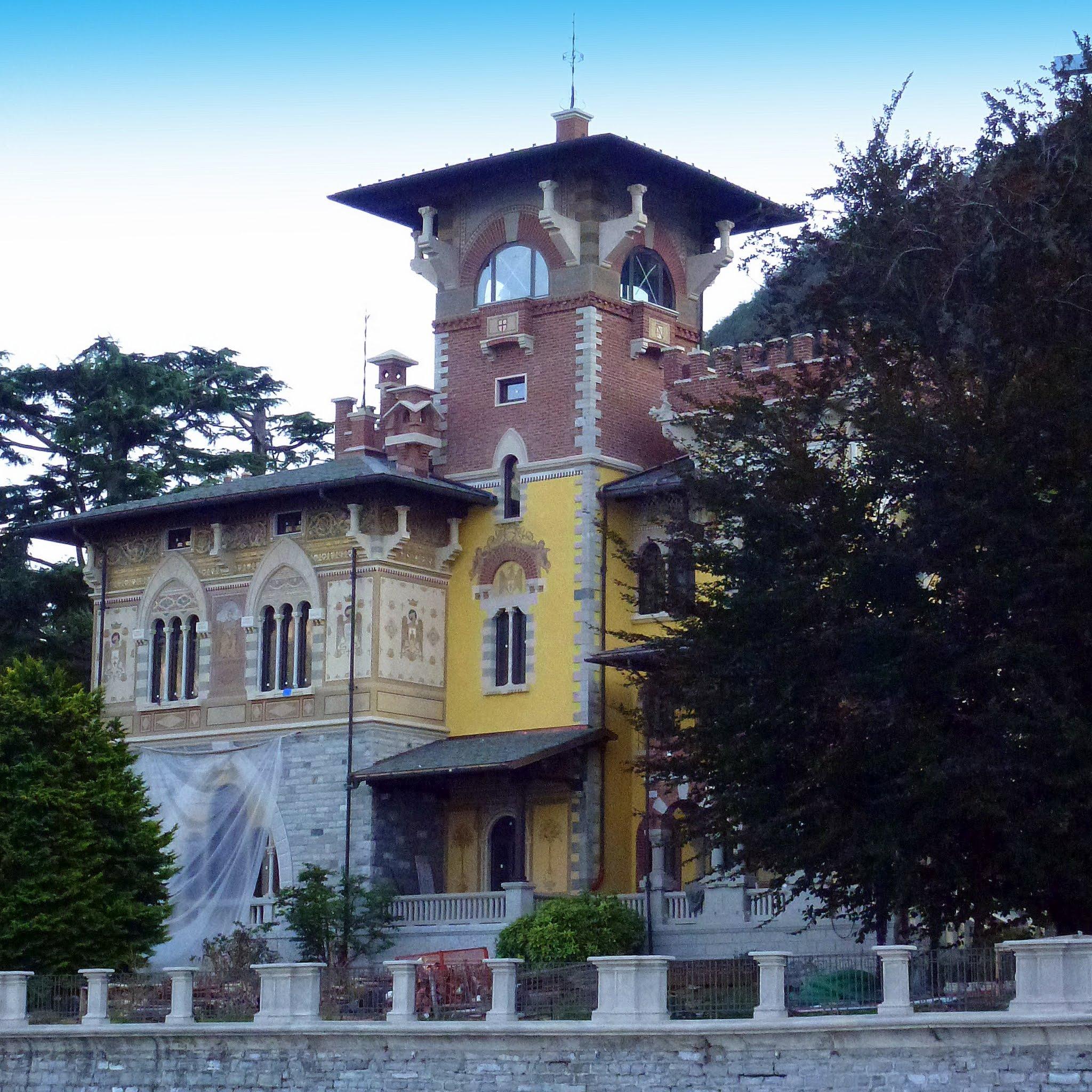 빌라 건물과 정원