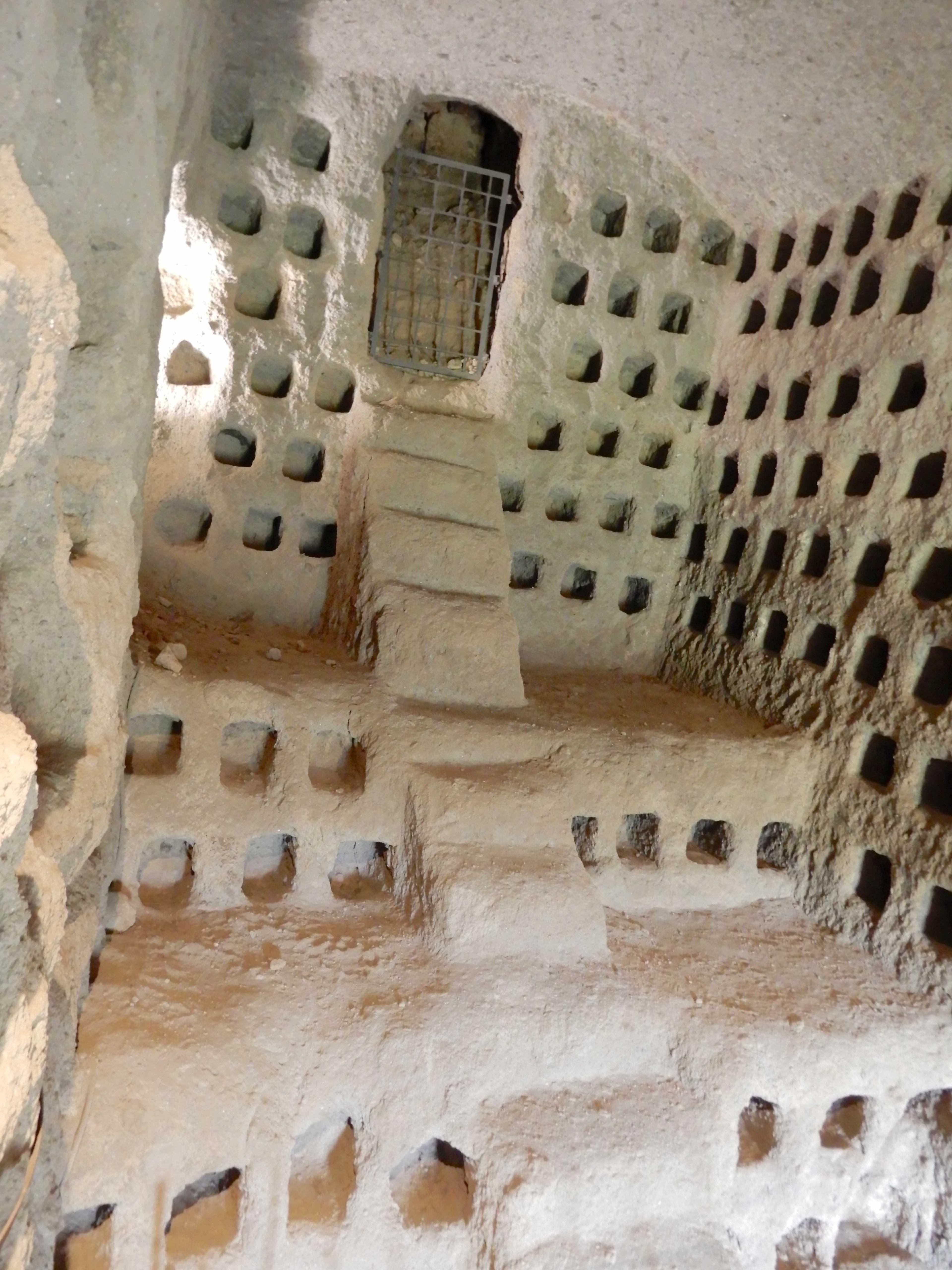 고대 비둘기집(콜룸바리아) 내부