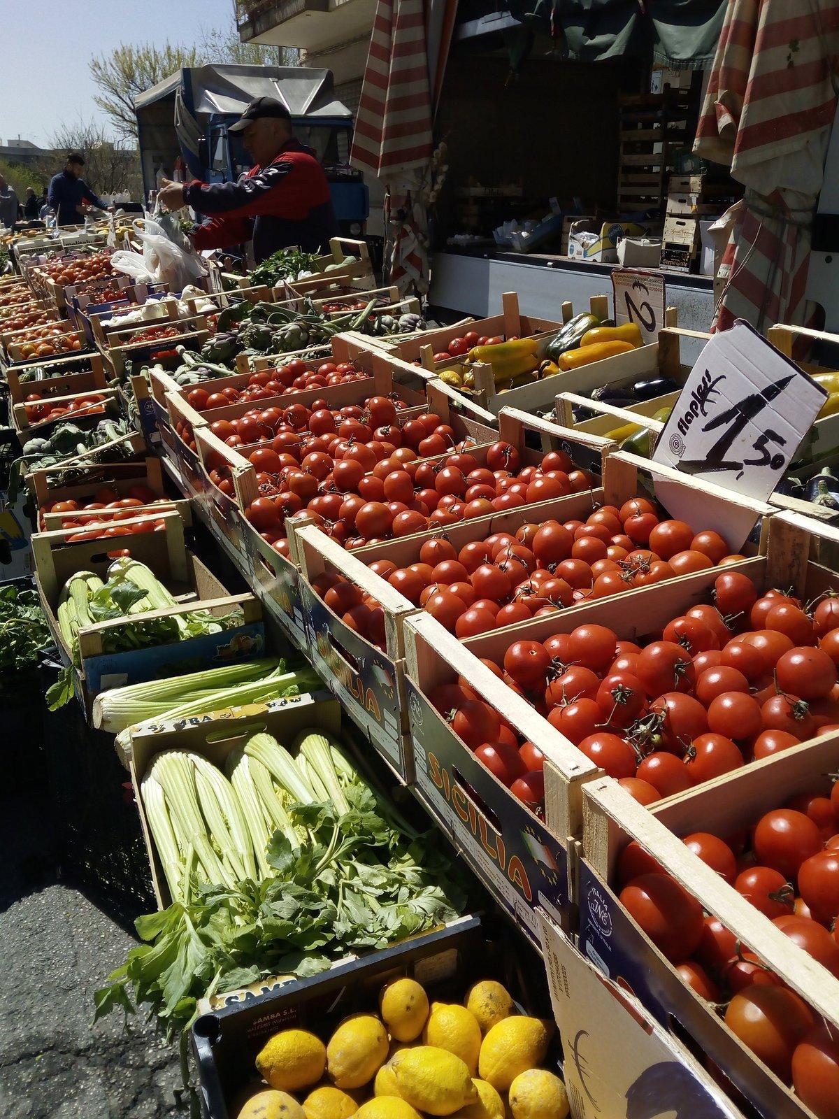 🛍️ 토요 시장 (메르카토 델 사바토)