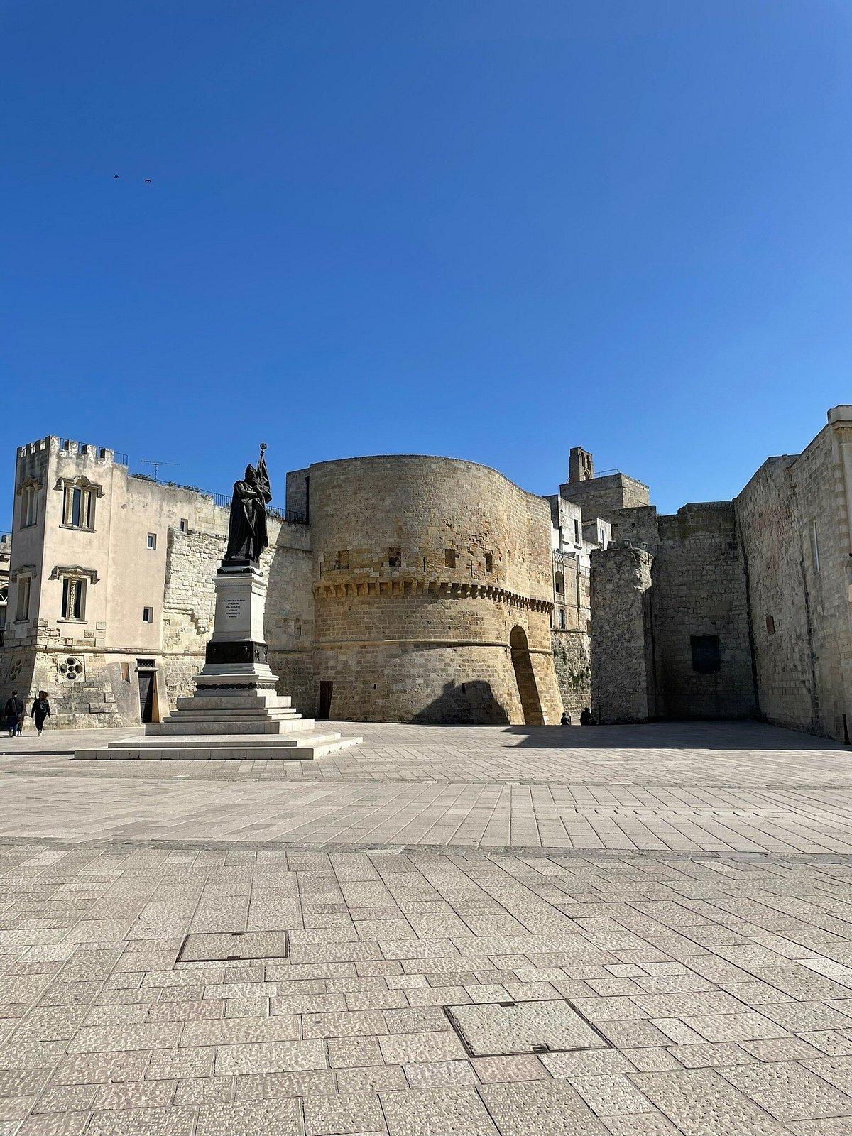 성 외부 해자 건너편