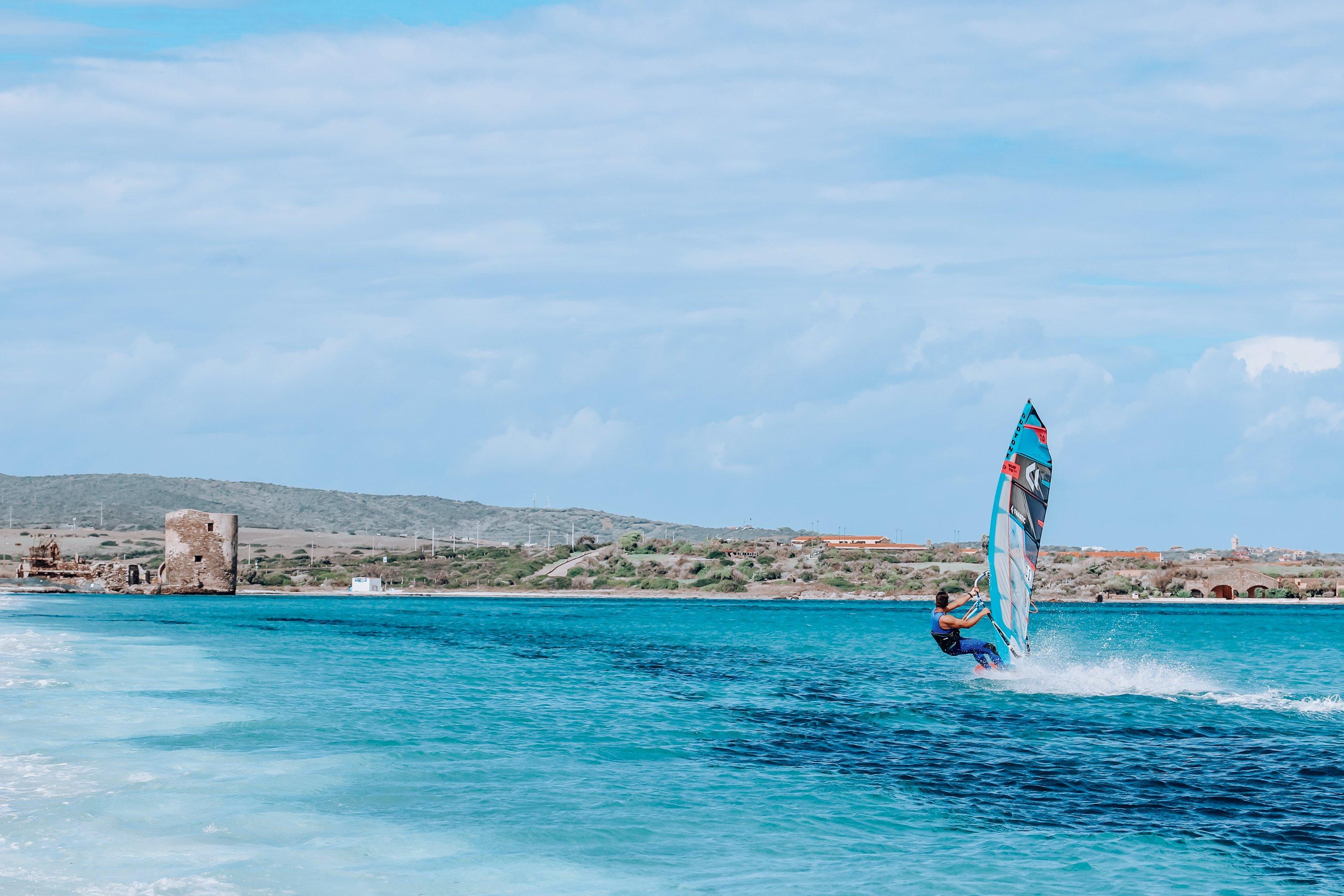 윈드서핑/카이트서핑 활동 모습