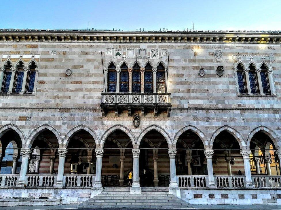 🏛️ 로지아 델 리오넬로