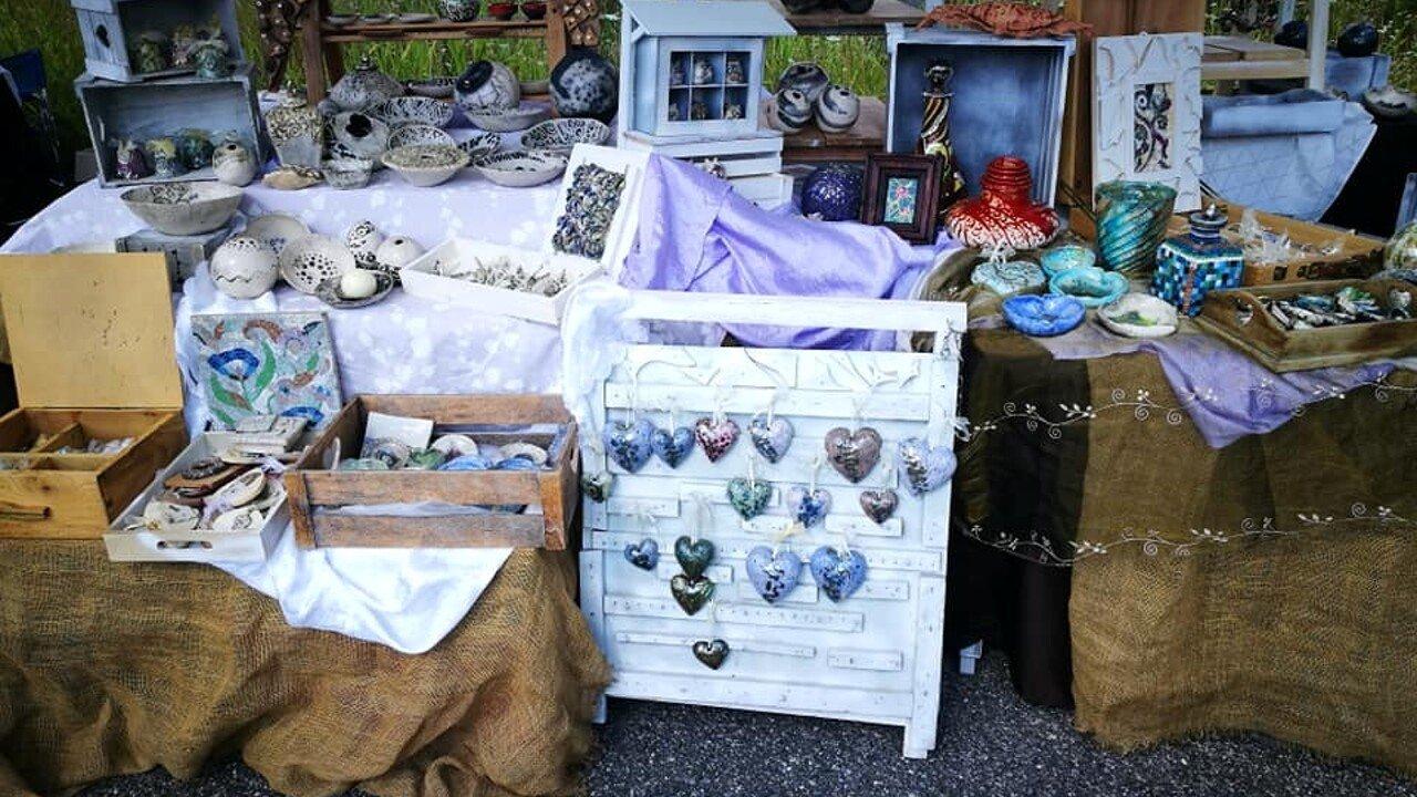 공원에서 열린 플리마켓