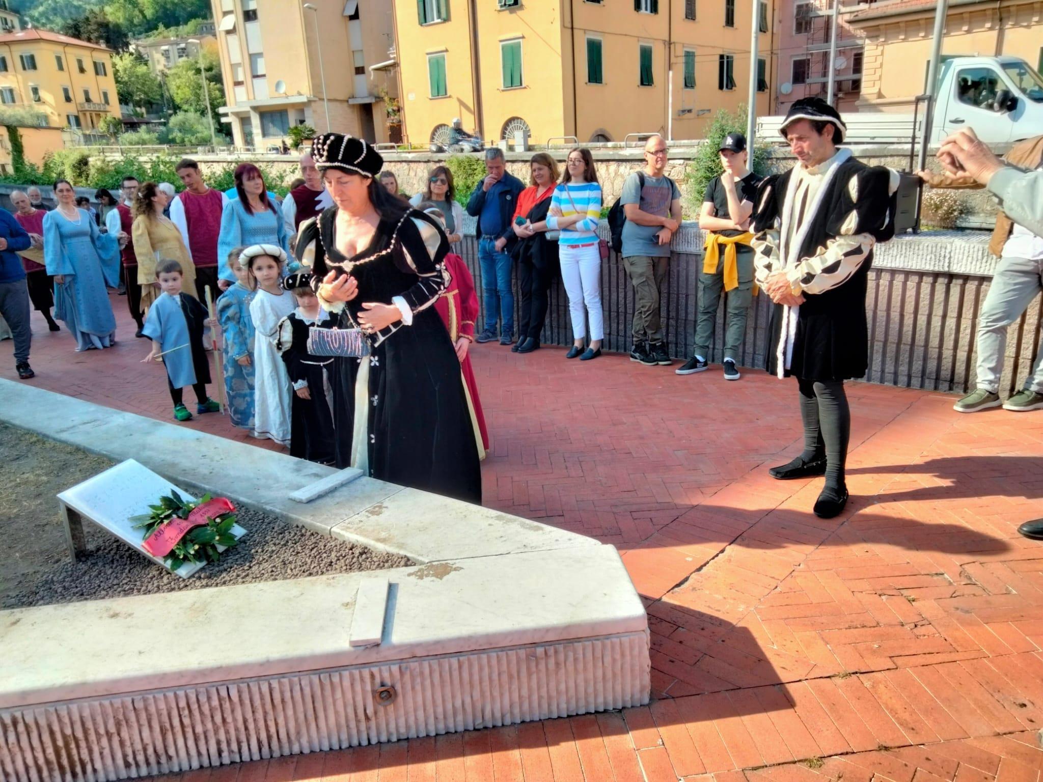 카라라 노바 첫 돌 놓기 재현 행사