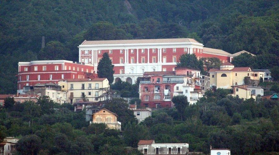 🏛️ 퀴지사나 왕궁(레자 디 퀴지사나)