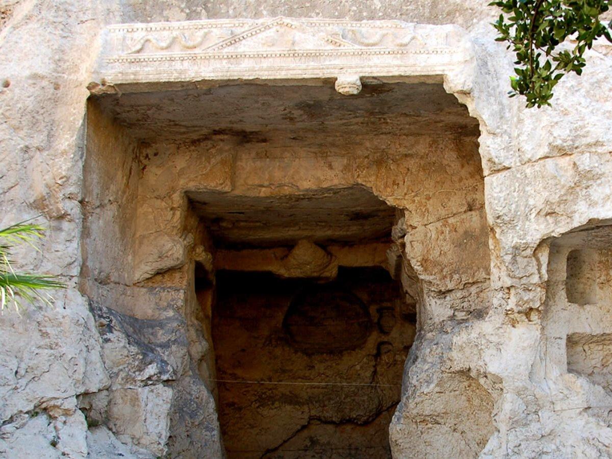 🏛️ 독사의 동굴(그로타 델라 비페라)