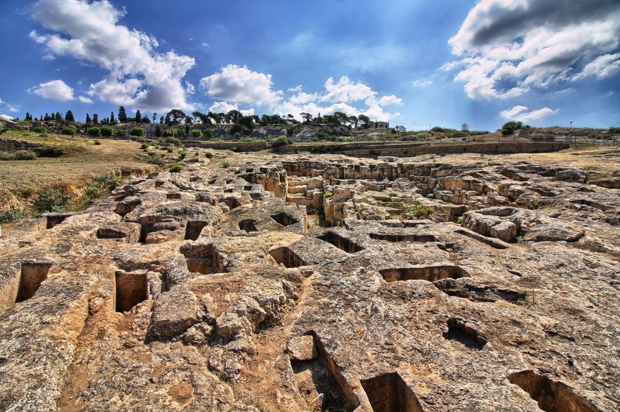 🏛️ 작은 구멍의 공동묘지(네크로폴리 디 투빅세두)