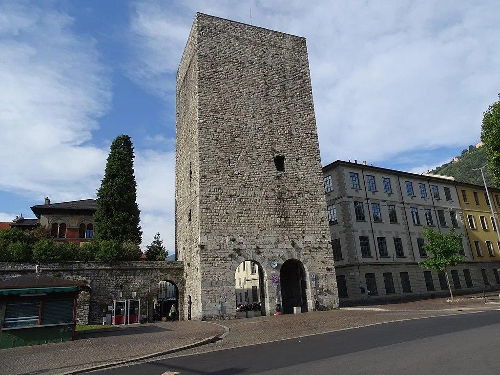 🏛️ 탑 문(포르타 토레)