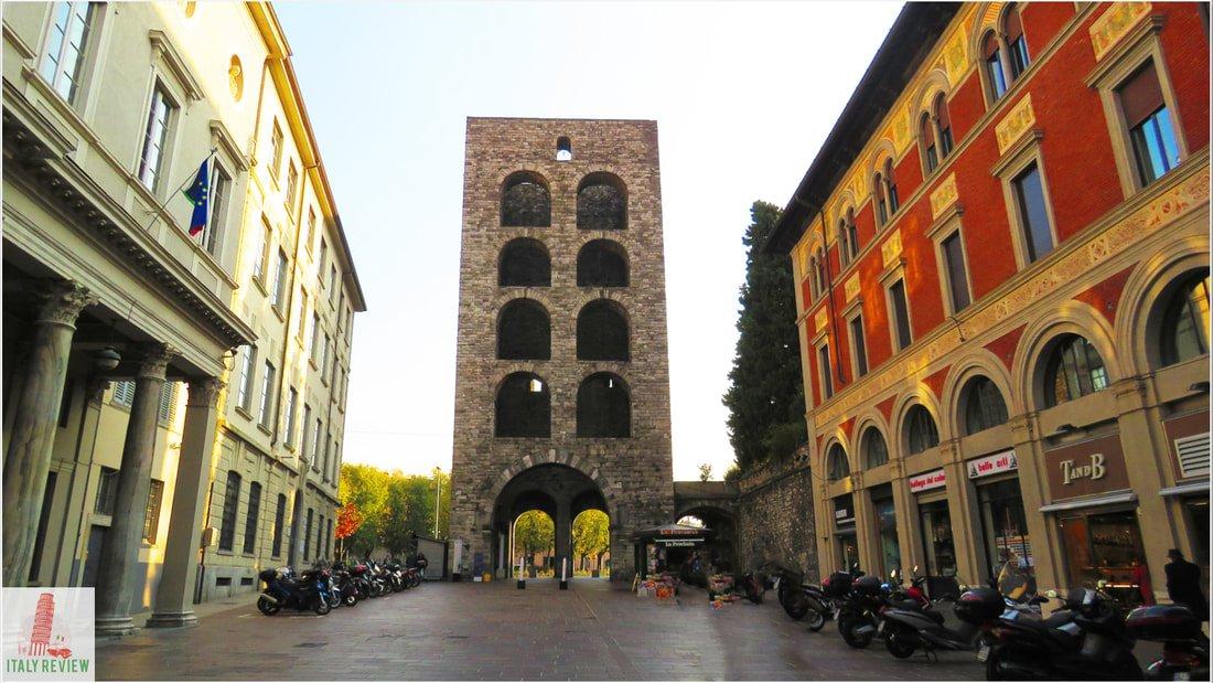 탑 문 안쪽 (구시가지 방향)