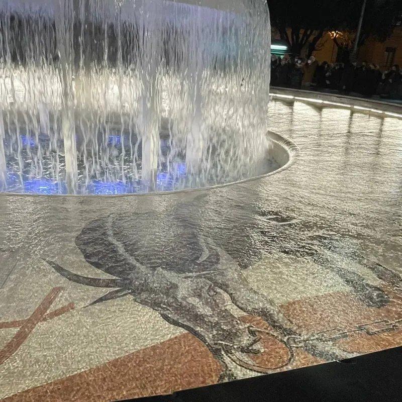 분수대 내부 모자이크 근접 촬영