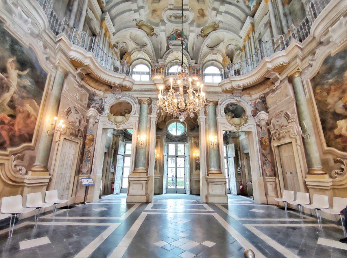 궁전 내부 그란 살로네 (Grand Salone)