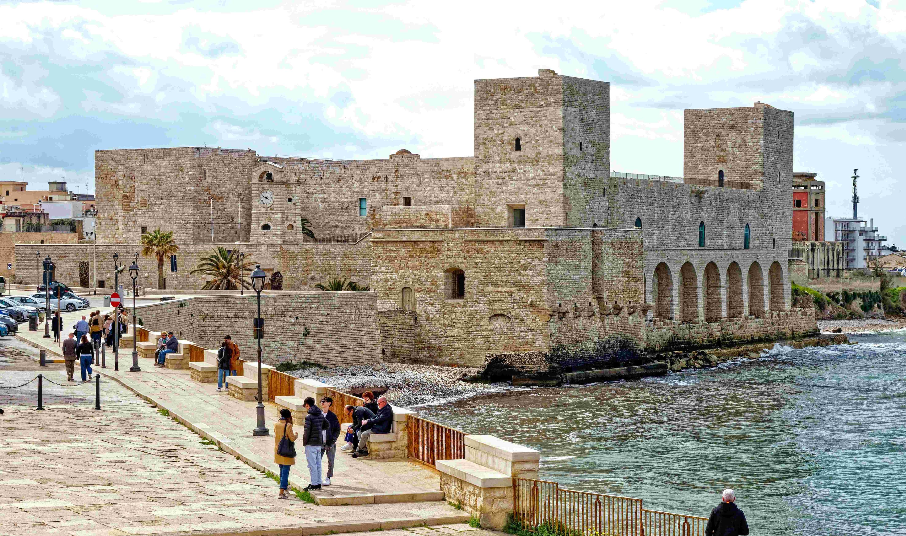 🏰 스베보 성(카스텔로 스베보 디 트라니)