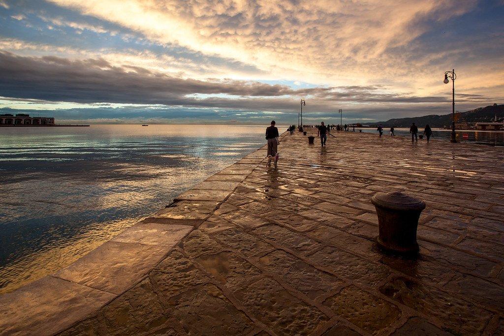 ⚓ 아우다체 부두 (몰로 아우다체)