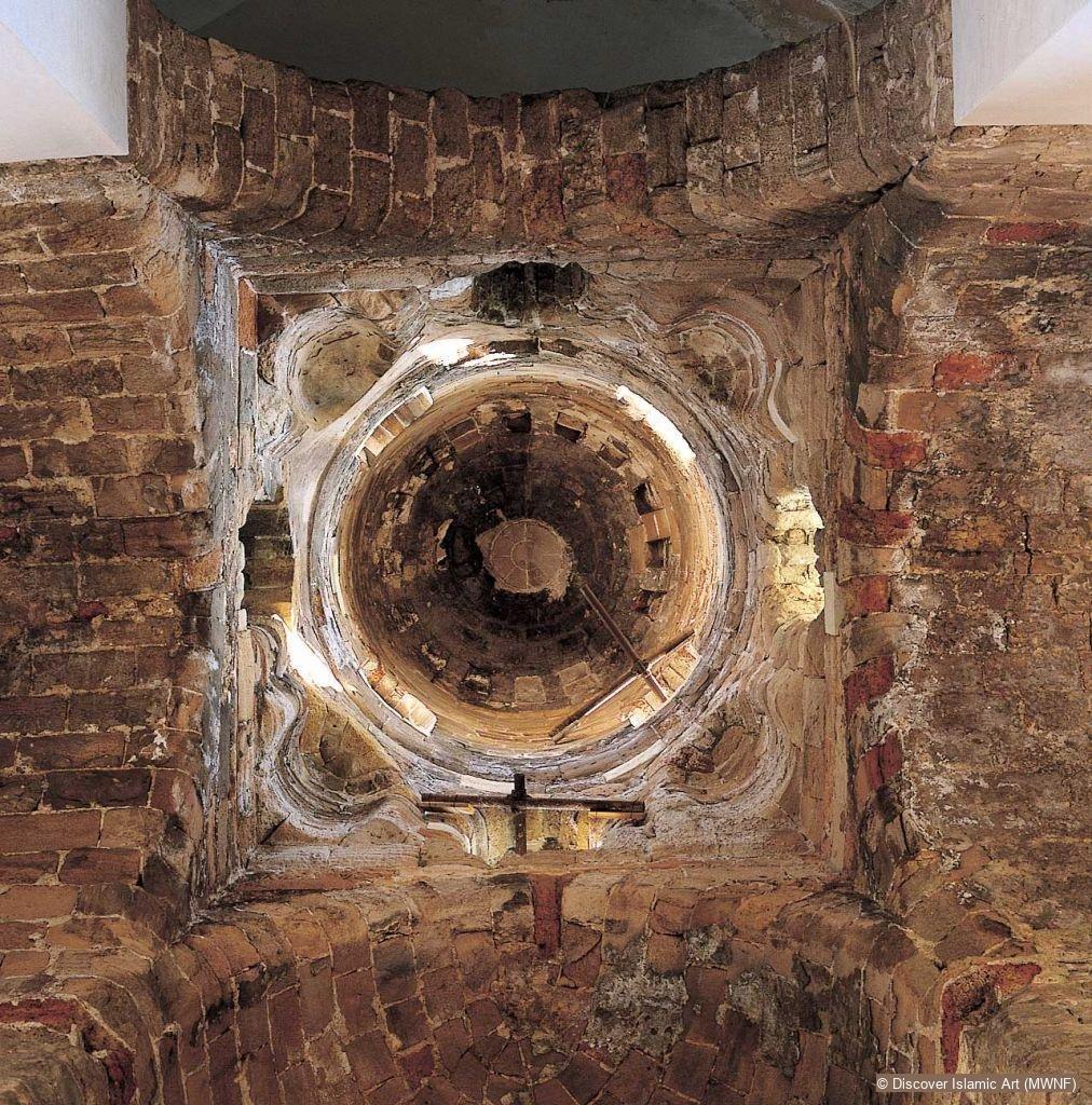 예배당 돔 (Chapel Dome - 외부 관찰 시)