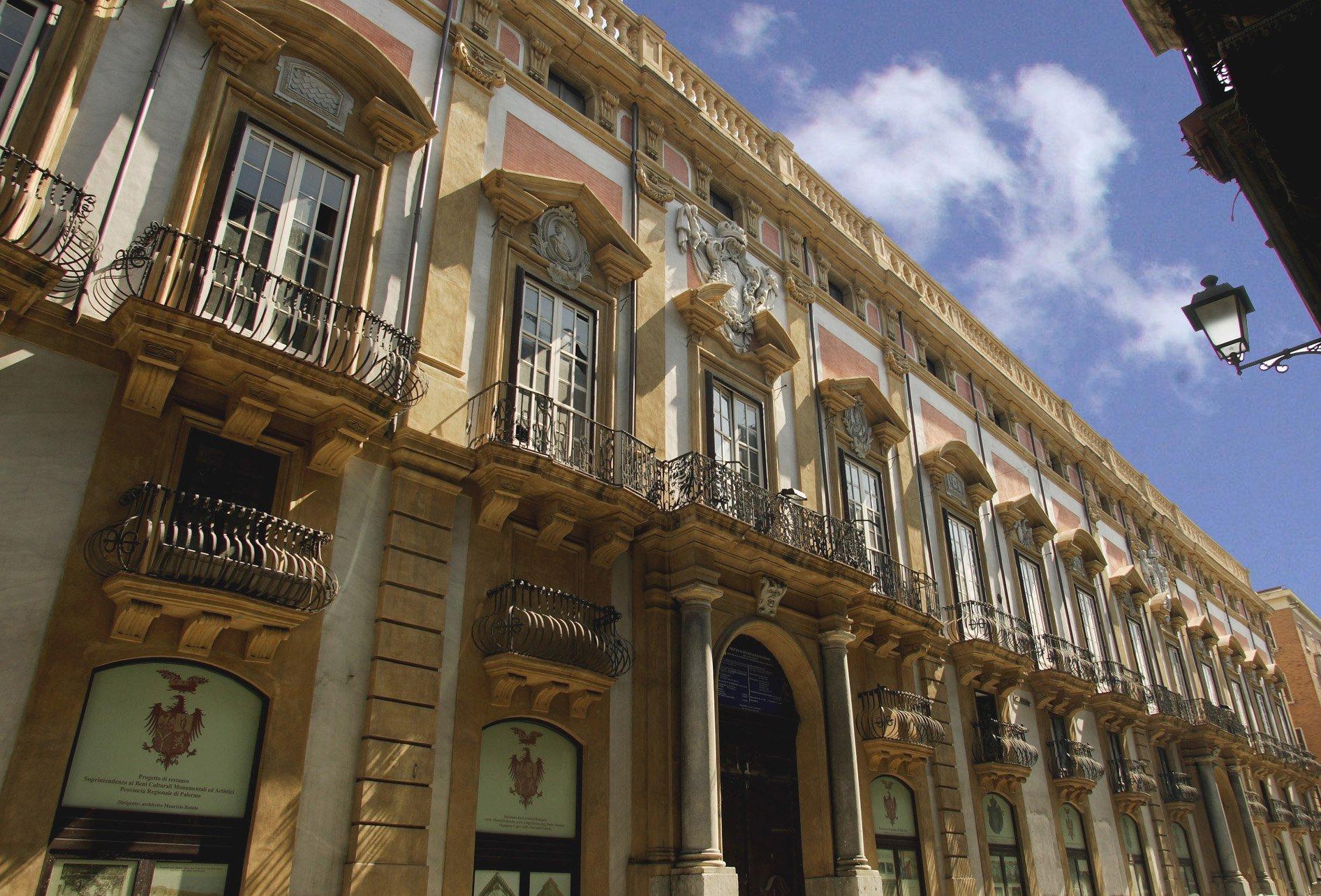 바로크 양식의 외관