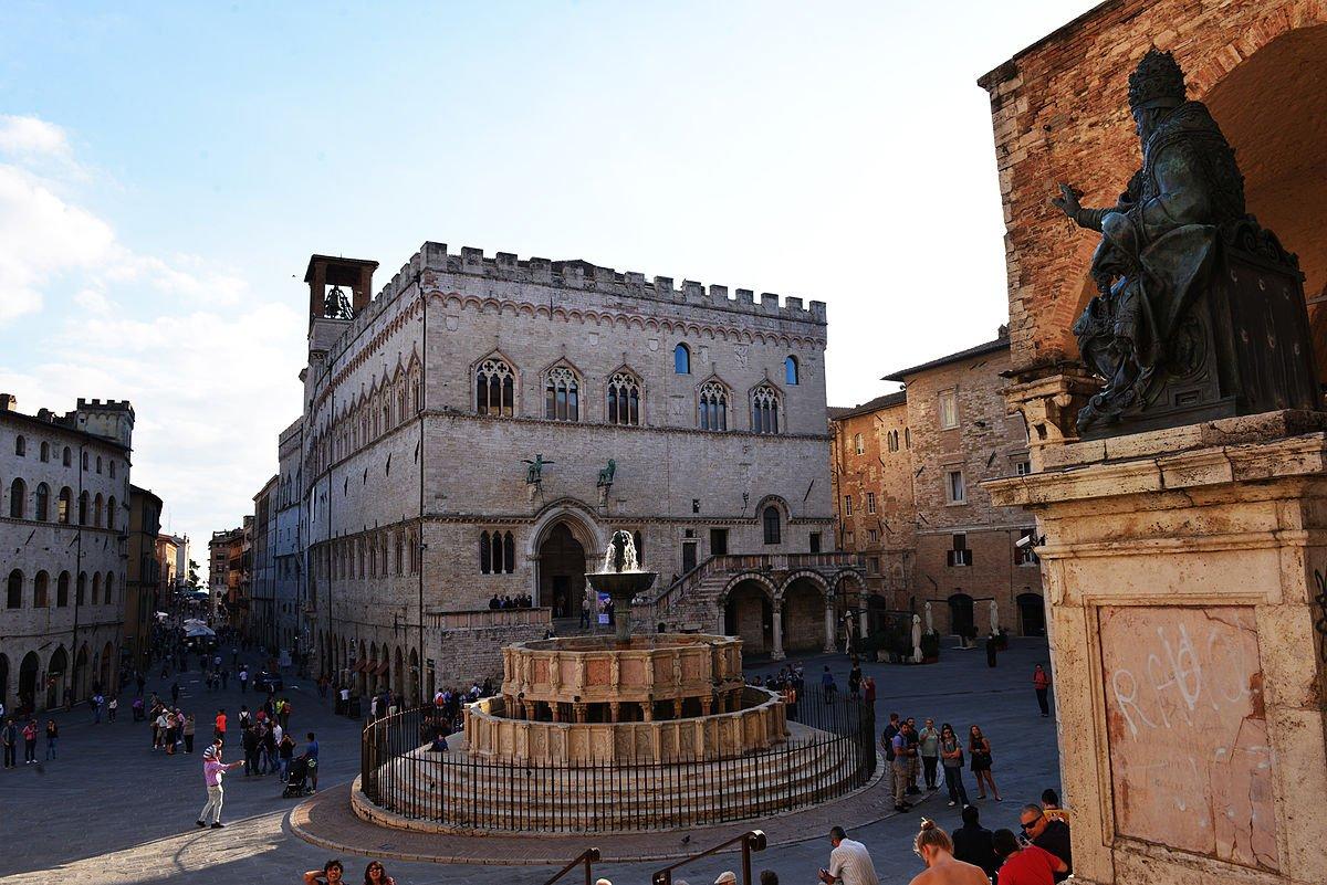 분수 측면 (프리오리 궁전 배경)