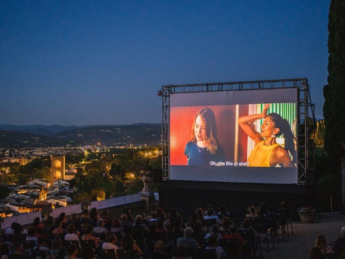 바르디니 정원 야외 영화 상영 모습
