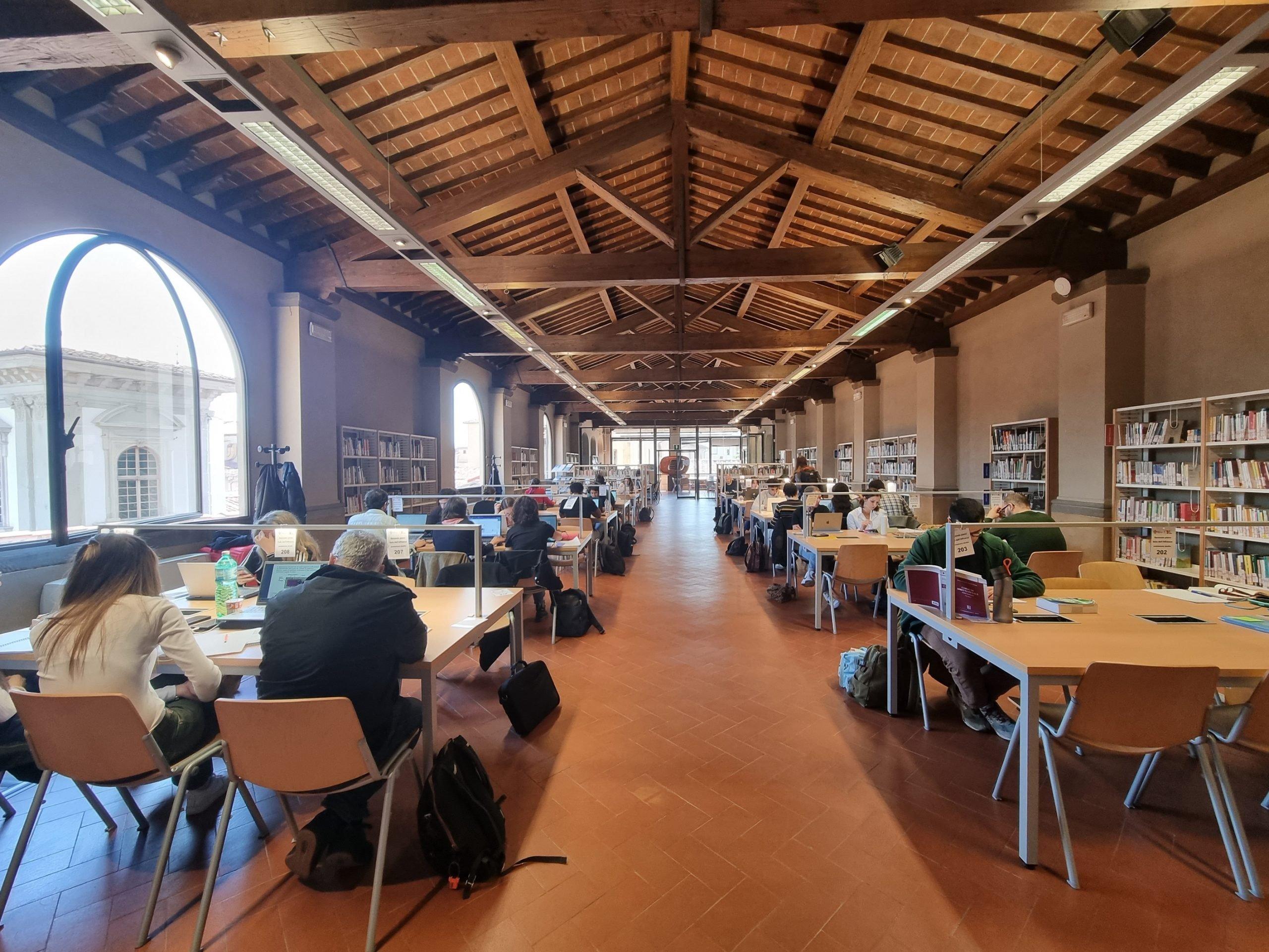 📚 오블라테 도서관 (비블리오테카 델레 오블라테)