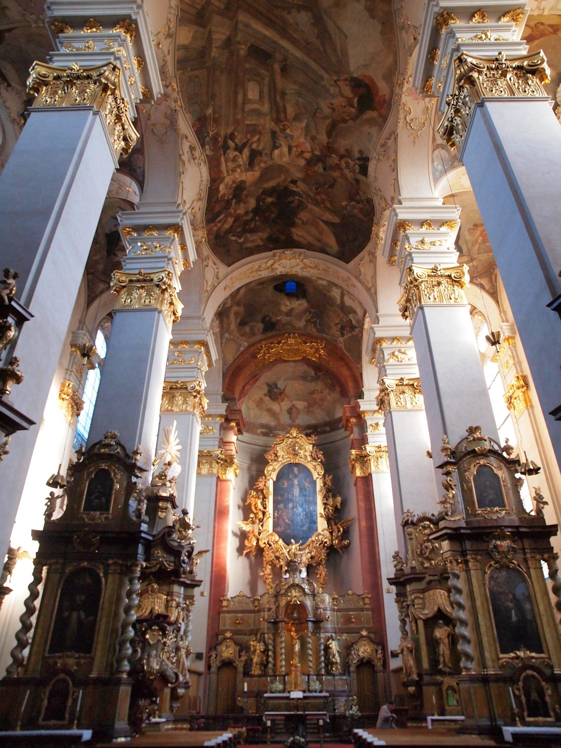 ⛪ 성 이지 성당 (코스텔 스바테호 일리)