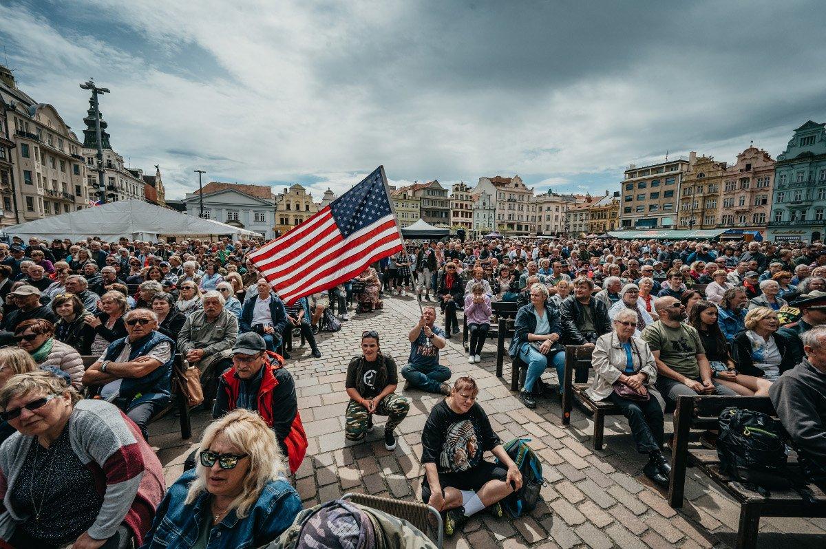 플젠 해방 축제의 퍼레이드 모습