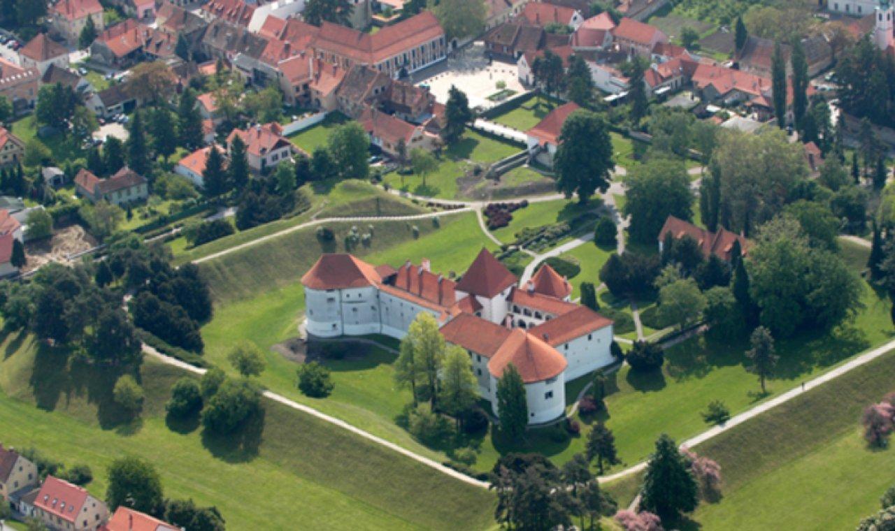 Stančić 광장에서 바라보는 성 전경