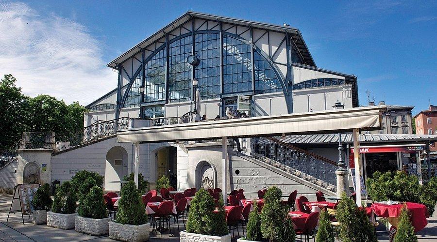 🛍️ 그린 마켓 (파자르)