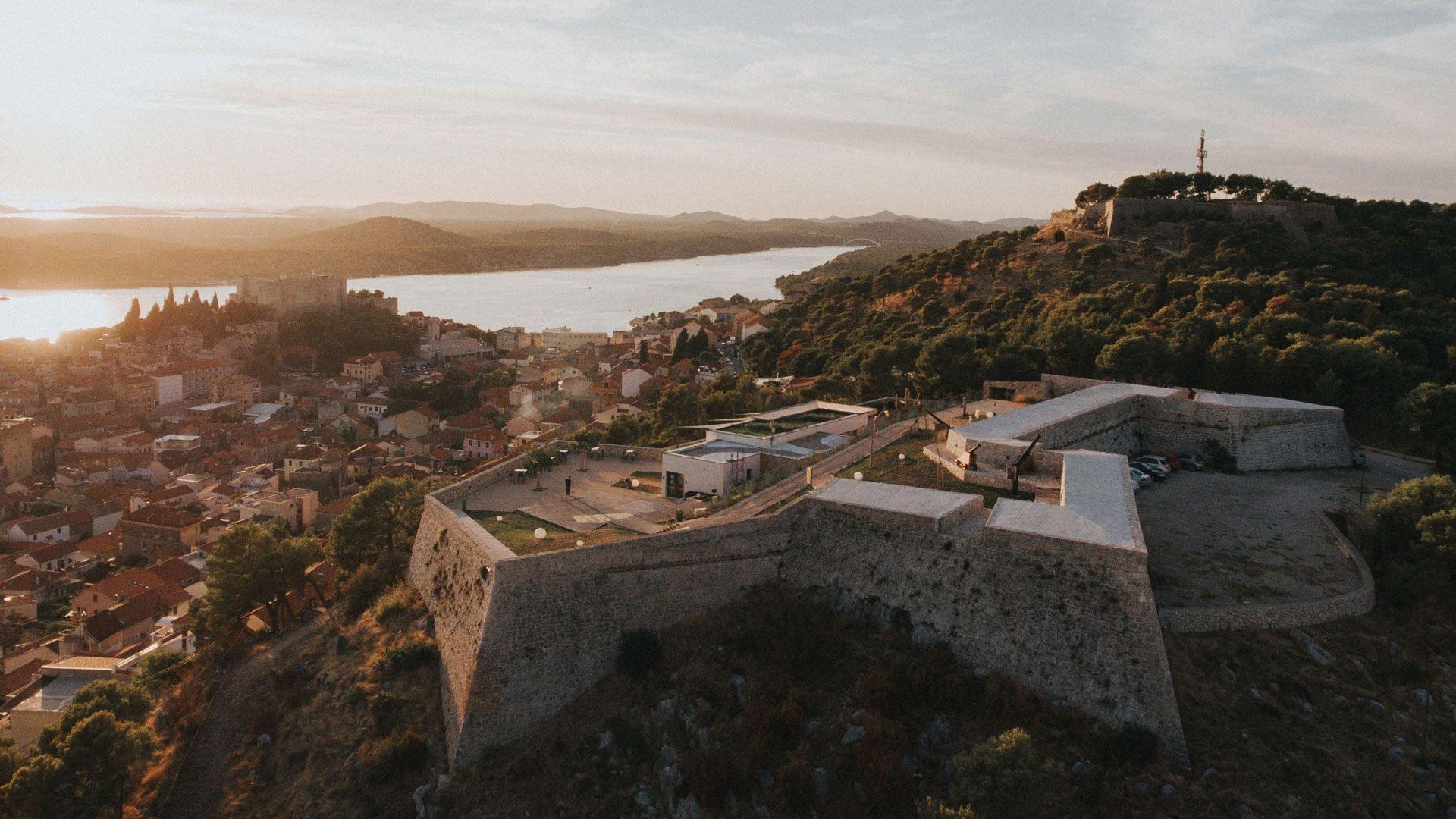 🏰 바로네 요새 (트브르자바 바로네)