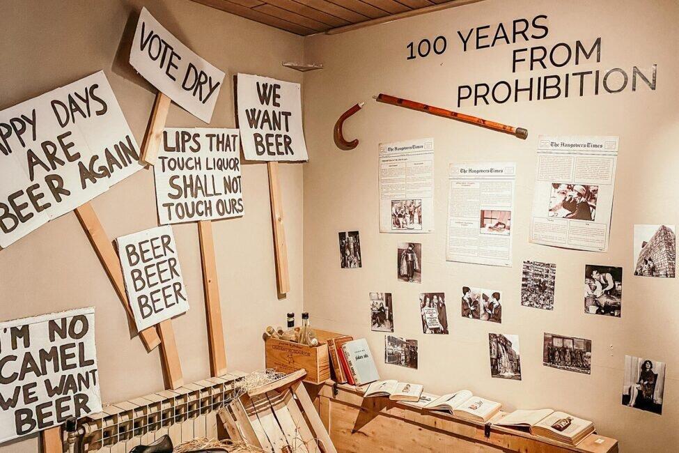 다양한 테마의 전시 공간 및 소품