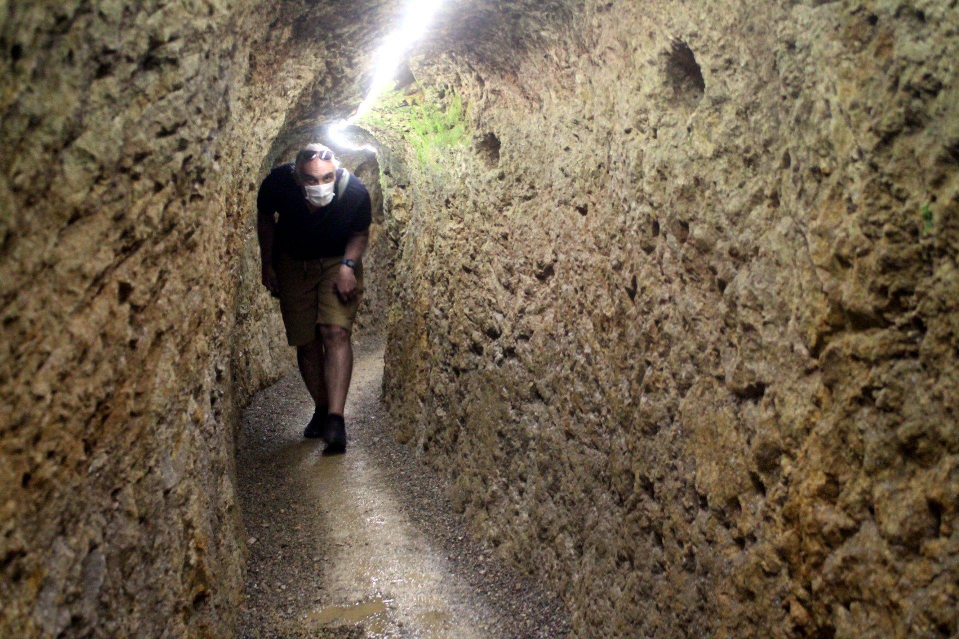 지하 터널 내부