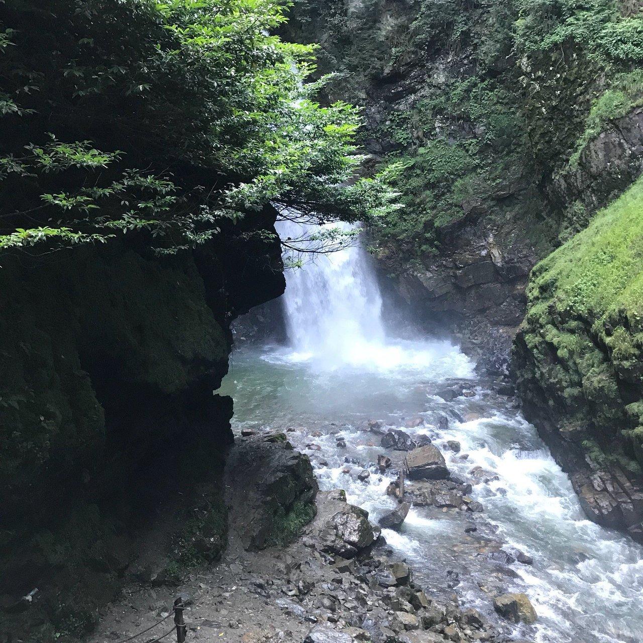 폭포 상단 조망점