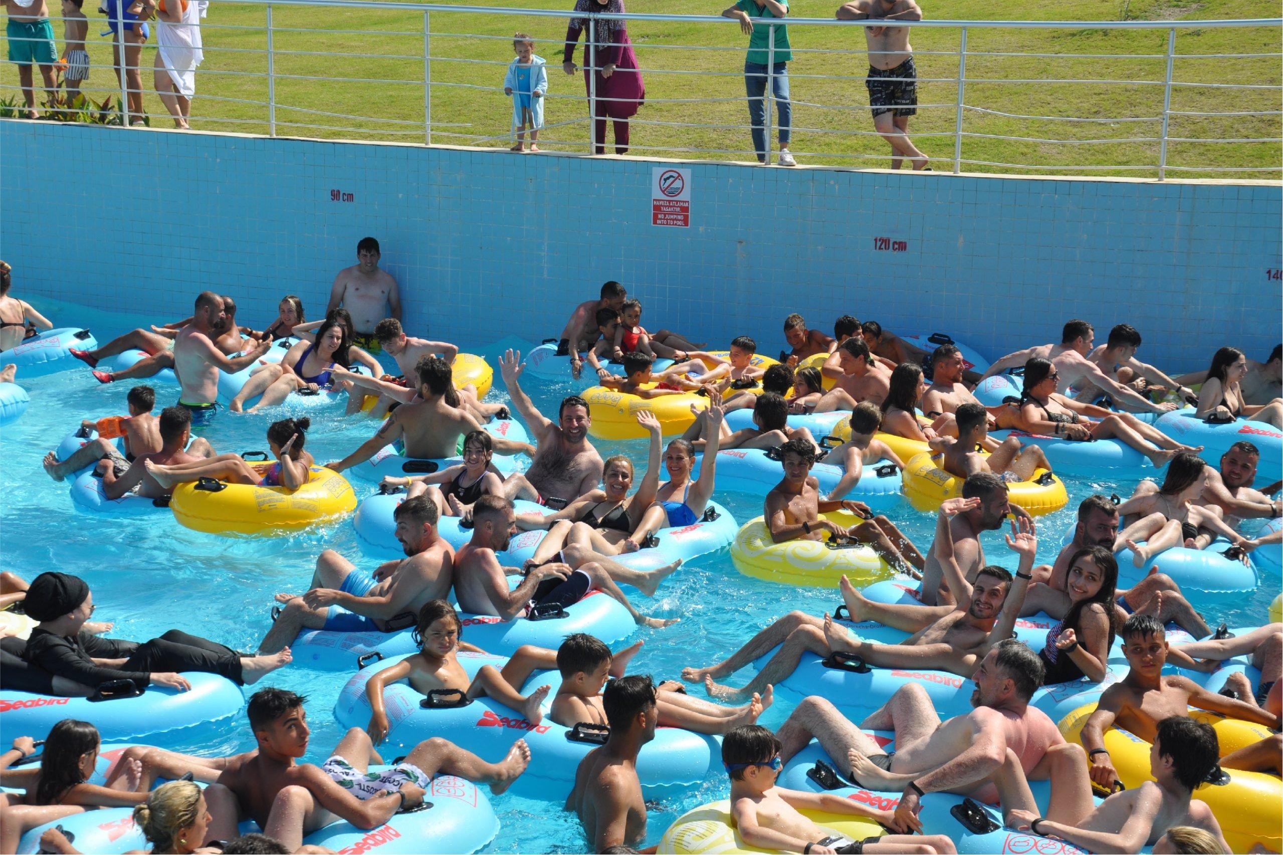 파도 풀 (파도 작동 시)