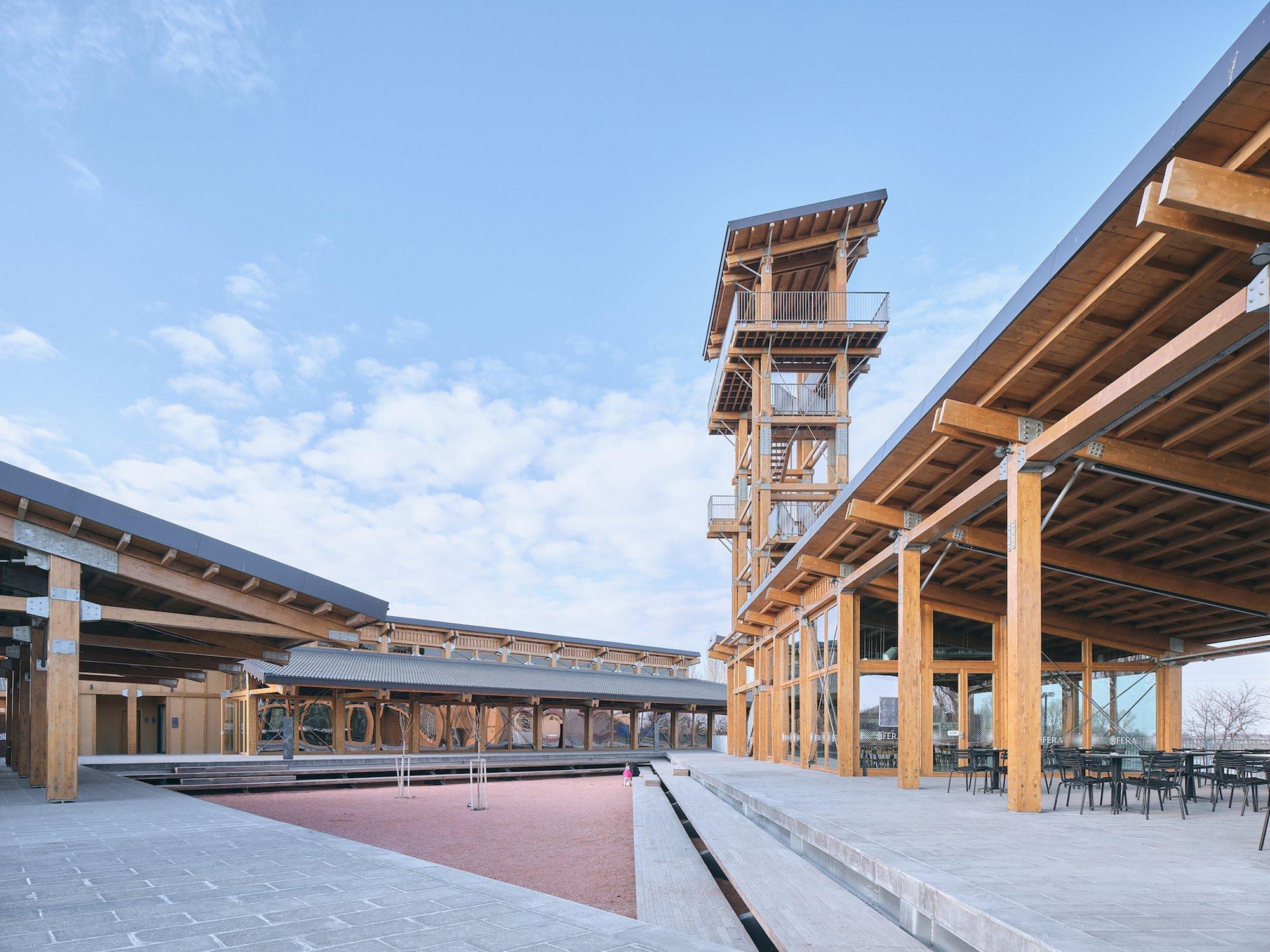 신규 박물관 건물과 주변 풍경