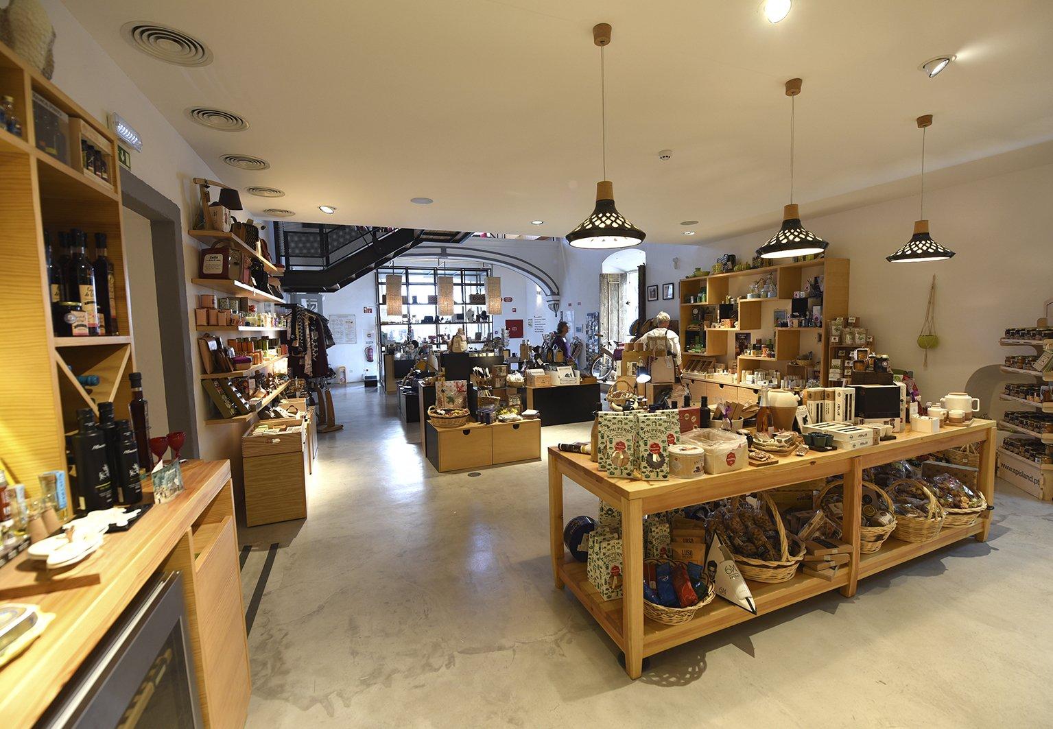 상점 내부 감각적인 디스플레이